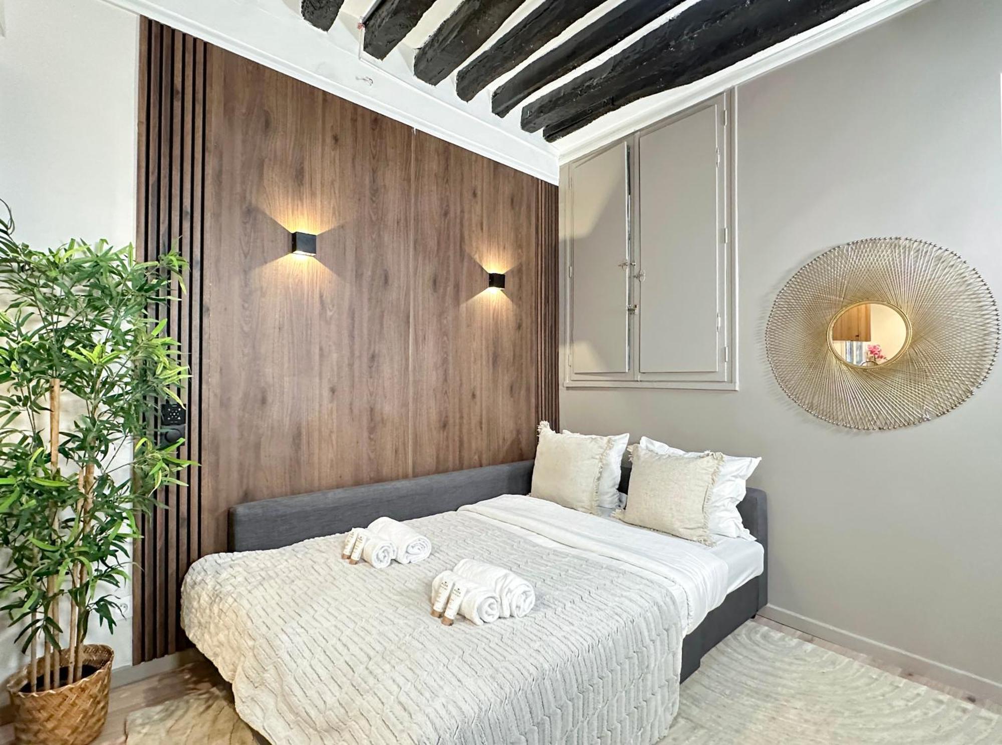 Chic Louvre Apartment Paris Exterior foto