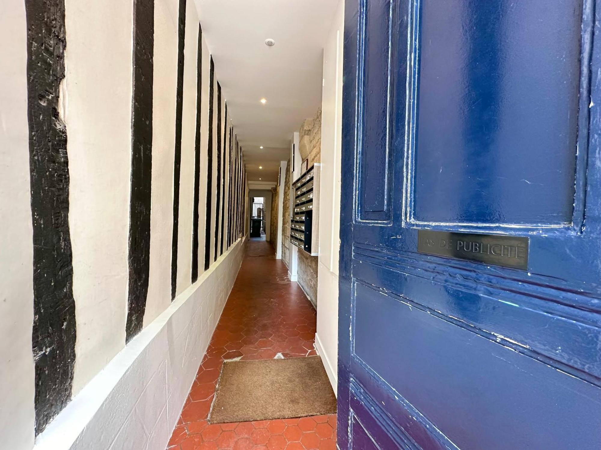 Chic Louvre Apartment Paris Exterior foto
